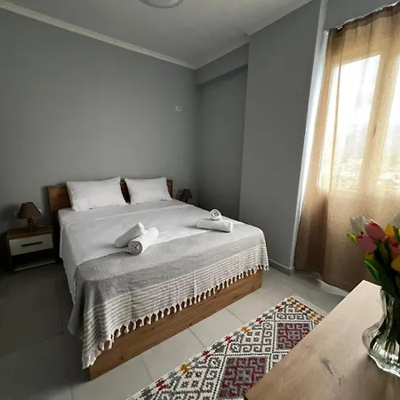 アパート Night Star ティラナ